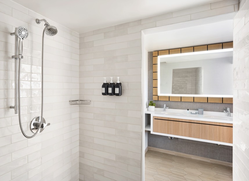 Coastal Suite Bathroom, Pierside Hotel